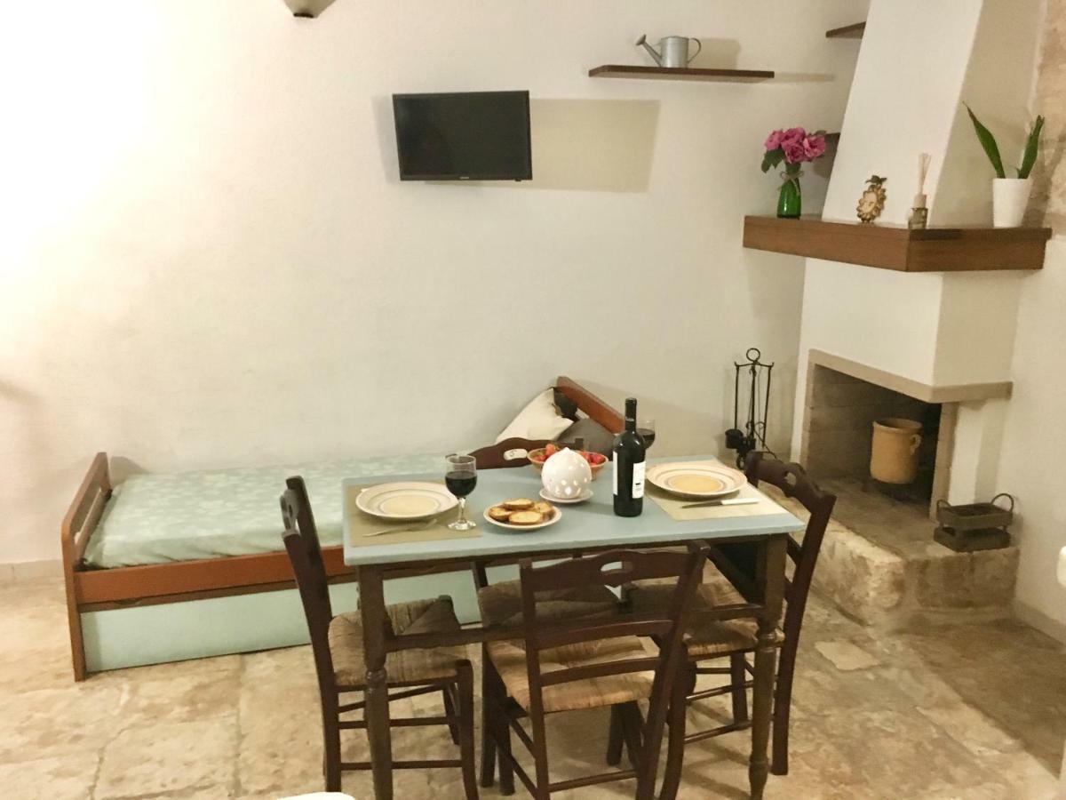 Casa Villani Guest House Ostuni Bagian luar foto